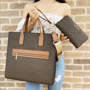 Gaby’sBags💕NWT Michael Kors XL Tote + wallet